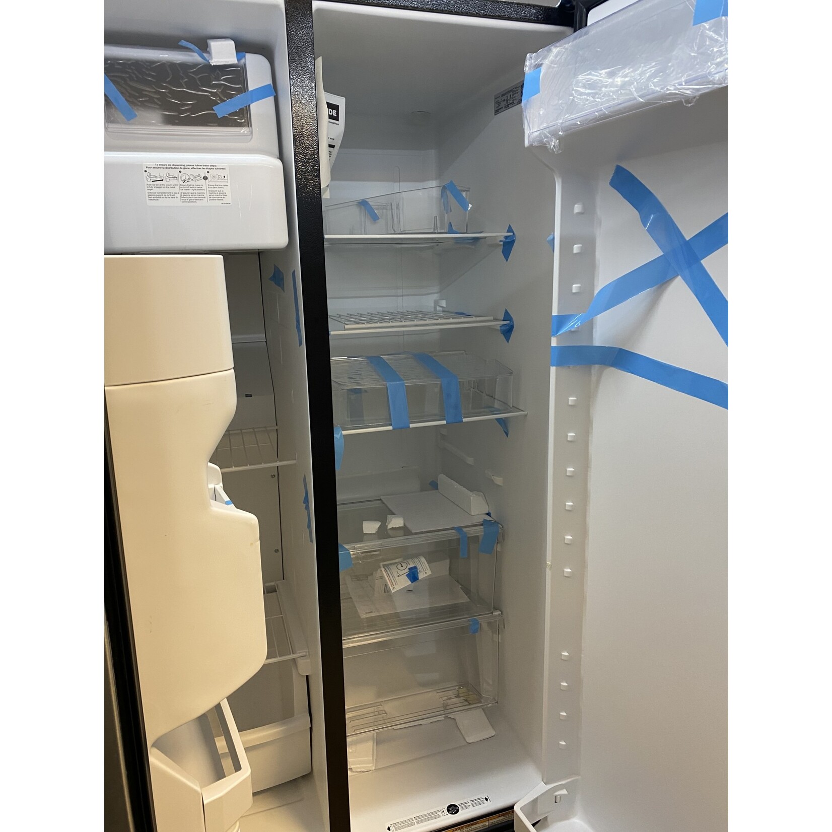 Amana Dent ASI2575GRS AMA No Frost Side - Free Standing Refr Frez - 25 CU FT, 36 INCH WIDTH, HIDDEN HINGES,