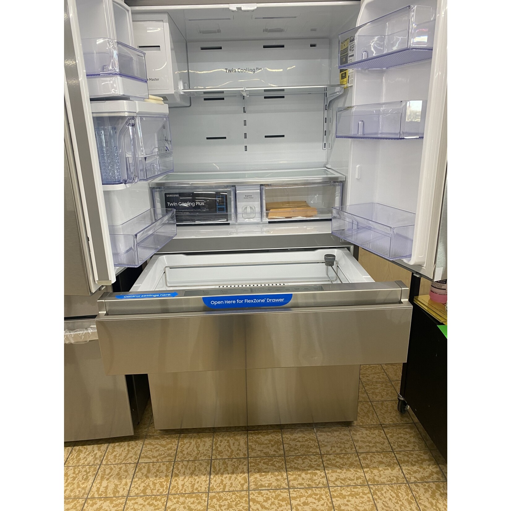 SAMSUNG RF23M8070SR Samsung FDR-4DR, All-Recessed I&W Disp. Refrigerator