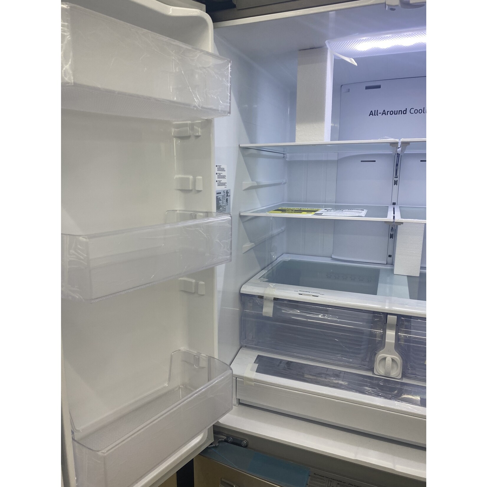 SAMSUNG RF28T5F01SR  SAMSUNG 27.7 cu. ft. French Door Refrigerator in Stainless Steel with Family Hub