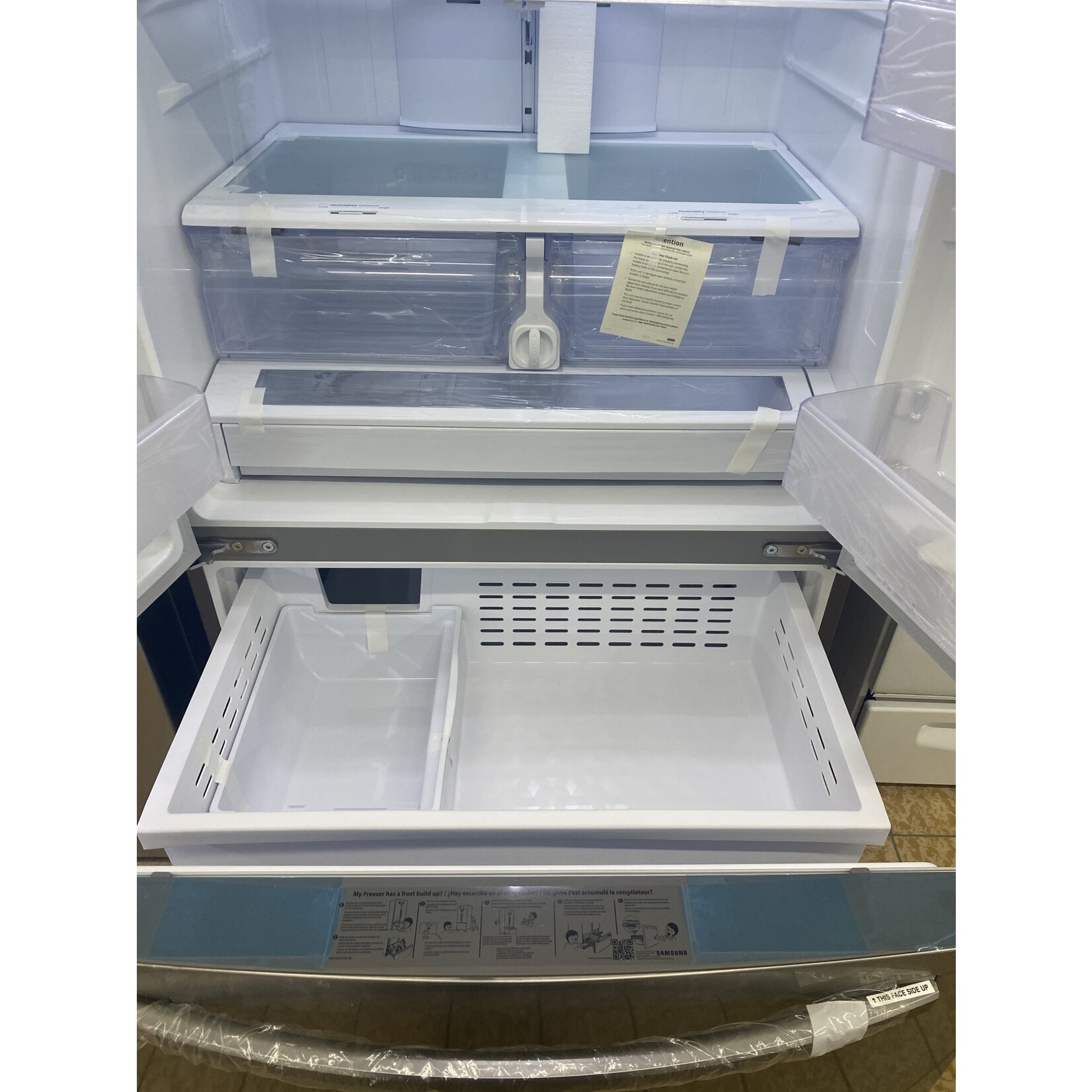 SAMSUNG RF28T5F01SR  SAMSUNG 27.7 cu. ft. French Door Refrigerator in Stainless Steel with Family Hub