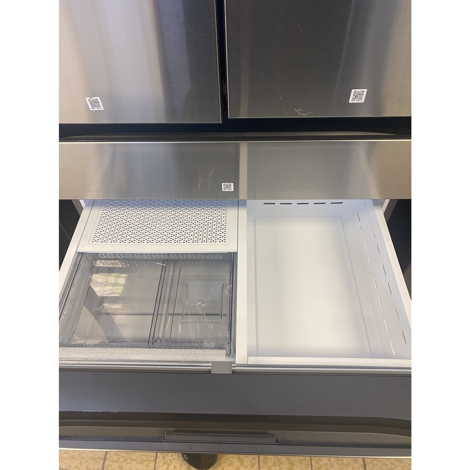 SAMSUNG RF29BB8600QL Bespoke 29 cu. ft. 4-Door French Door Smart Refrigerator with Beverage Center in Stainless Steel, Standard Depth