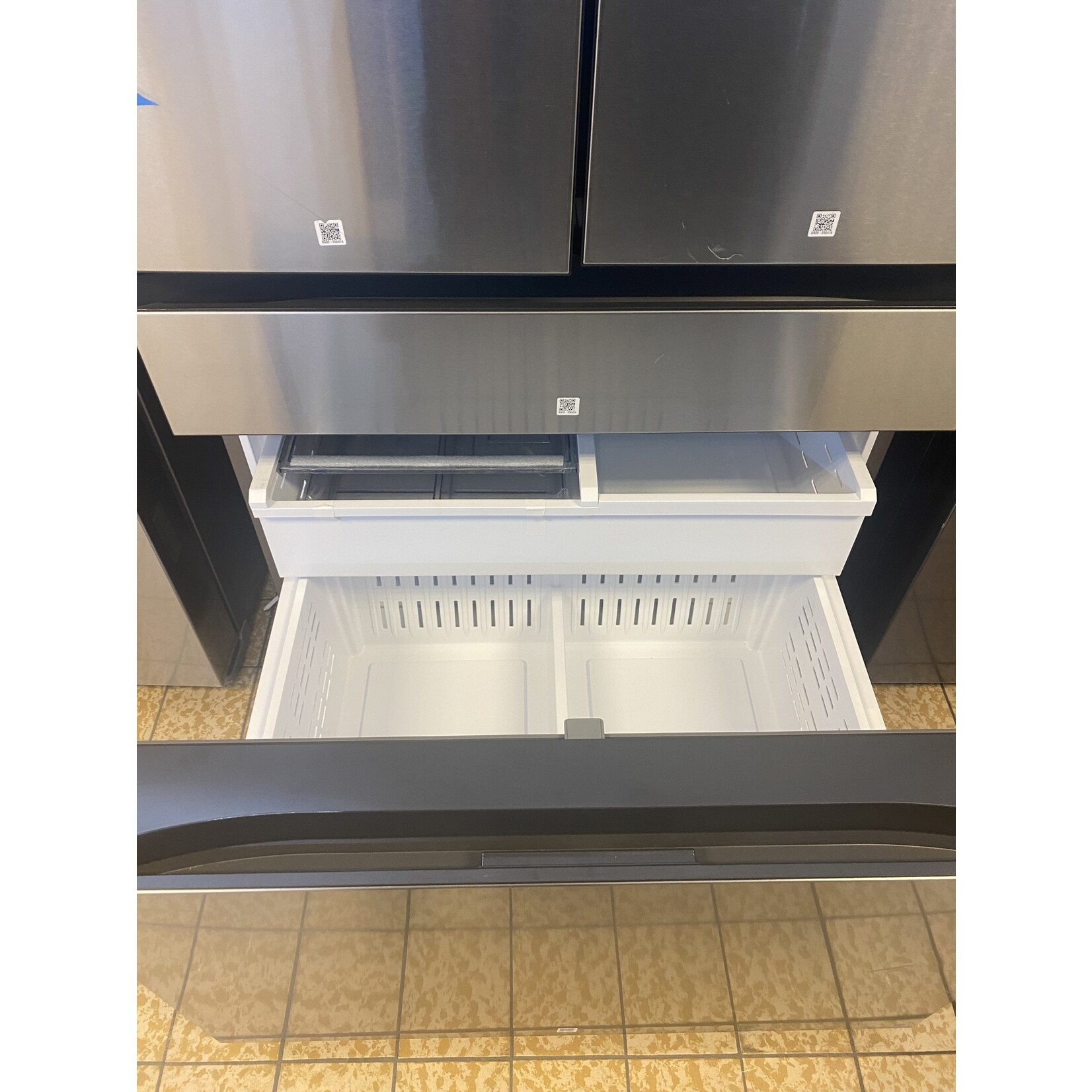 SAMSUNG RF29BB8600QL Bespoke 29 cu. ft. 4-Door French Door Smart Refrigerator with Beverage Center in Stainless Steel, Standard Depth