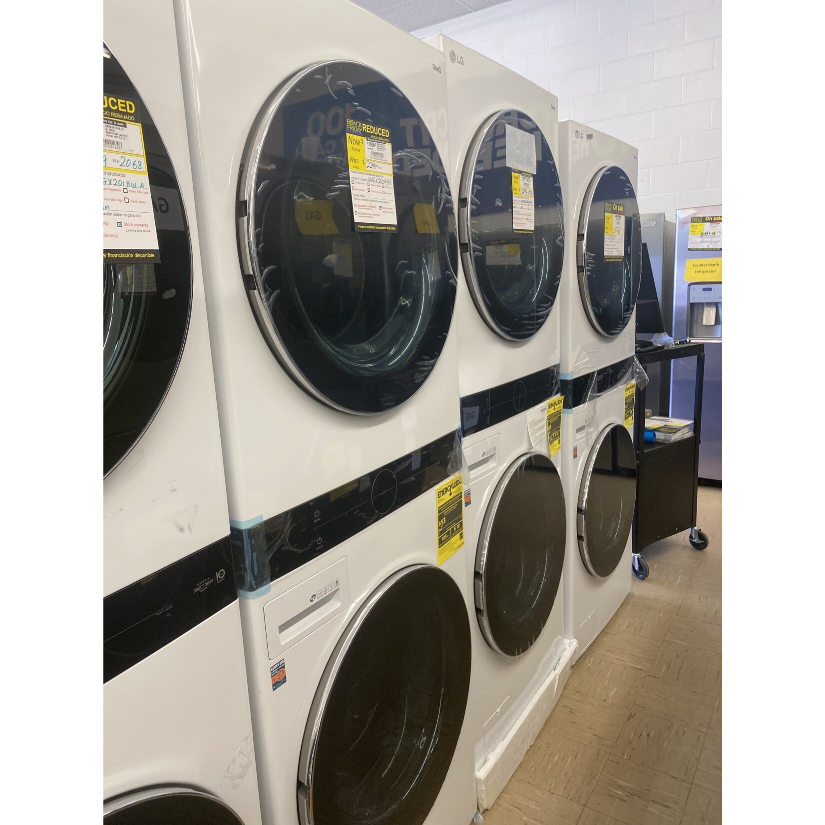 LG WKEX200HWA 27 in. White Single Unit WashTower Laundry Center with 4.5 cu. ft. Washer and 7.4 cu. ft. Electric Dryer