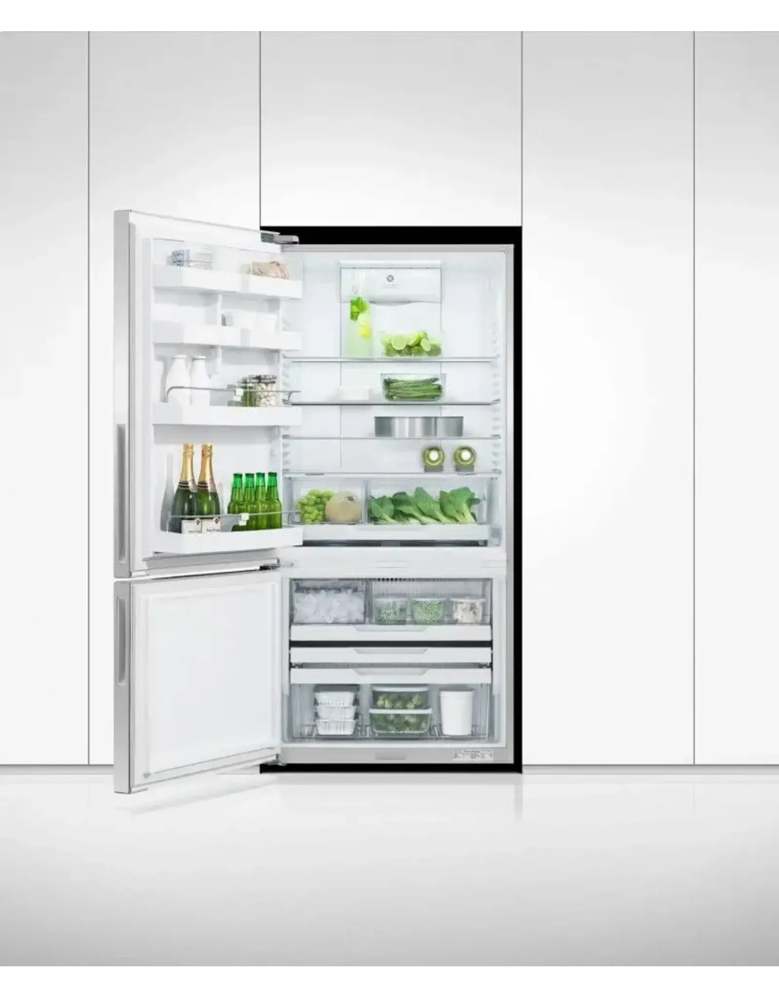 Fisher & Paykel RF170BLPUX6N Fisher & Paykel - ActiveSmart 17.5 Cu. Ft. Bottom-Freezer Counter-Depth Refrigerator - Stainless steel