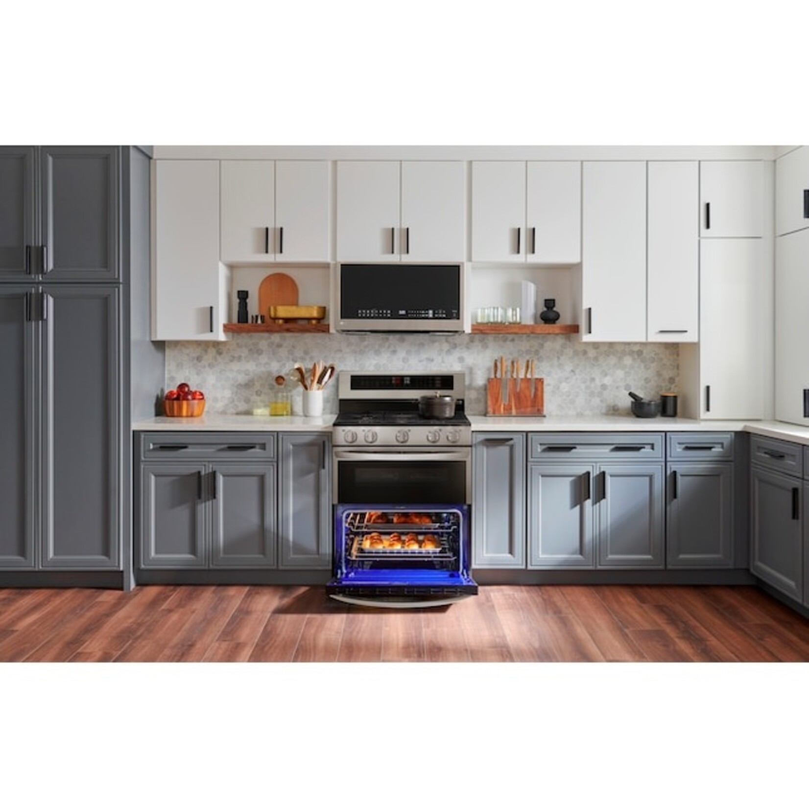 LG #LDGL6924S - LG 6.9 cu. ft. Smart Gas Double Oven Freestanding Range with ProBake Convection®, Air Fry & Air Sous Vide