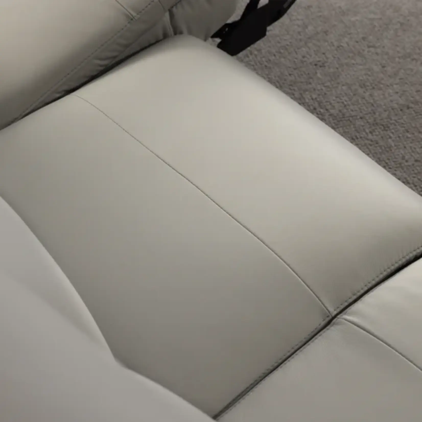 #1812553 - Wren Leather Power Reclining Sofa