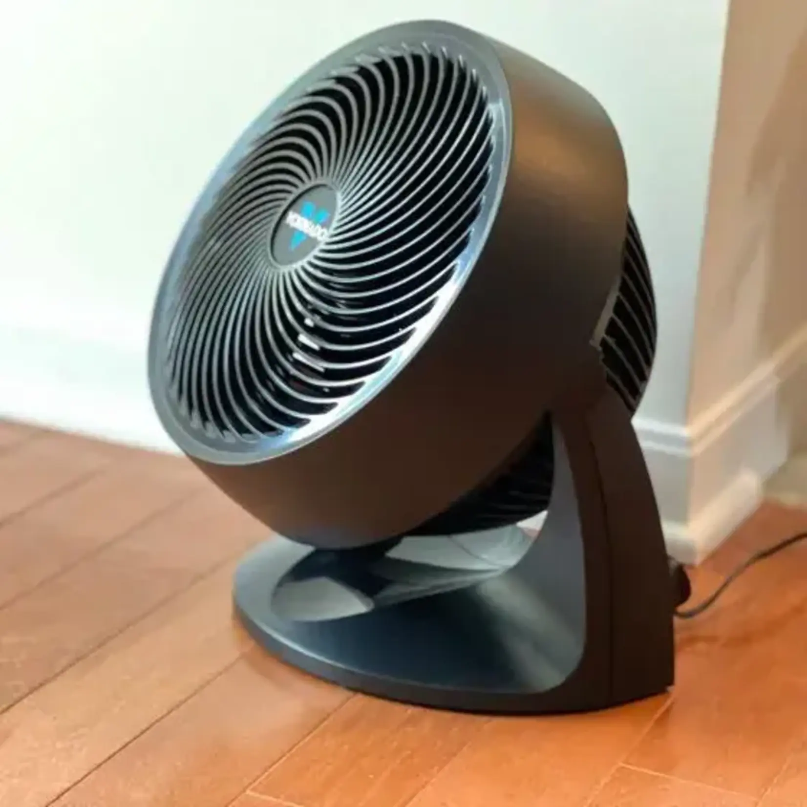 Vornado 633 Mid-Size 9 in. Whole Room Air Circulator Fan