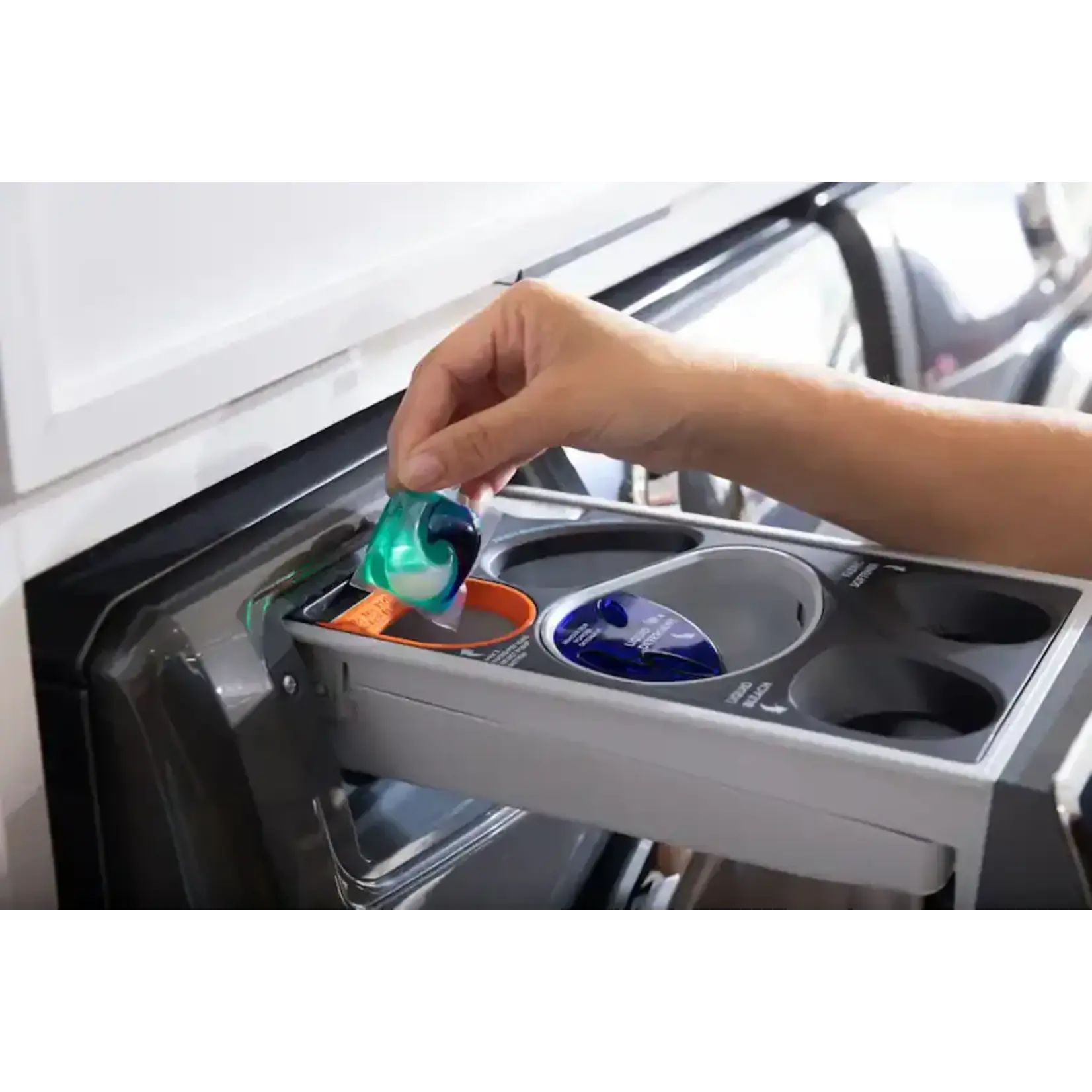 ELFW7437AT Electrolux High Efficiency Stackable Large ( 4.5-cu ft ) Front-Load Washer with Steam Cycle ( Titanium )