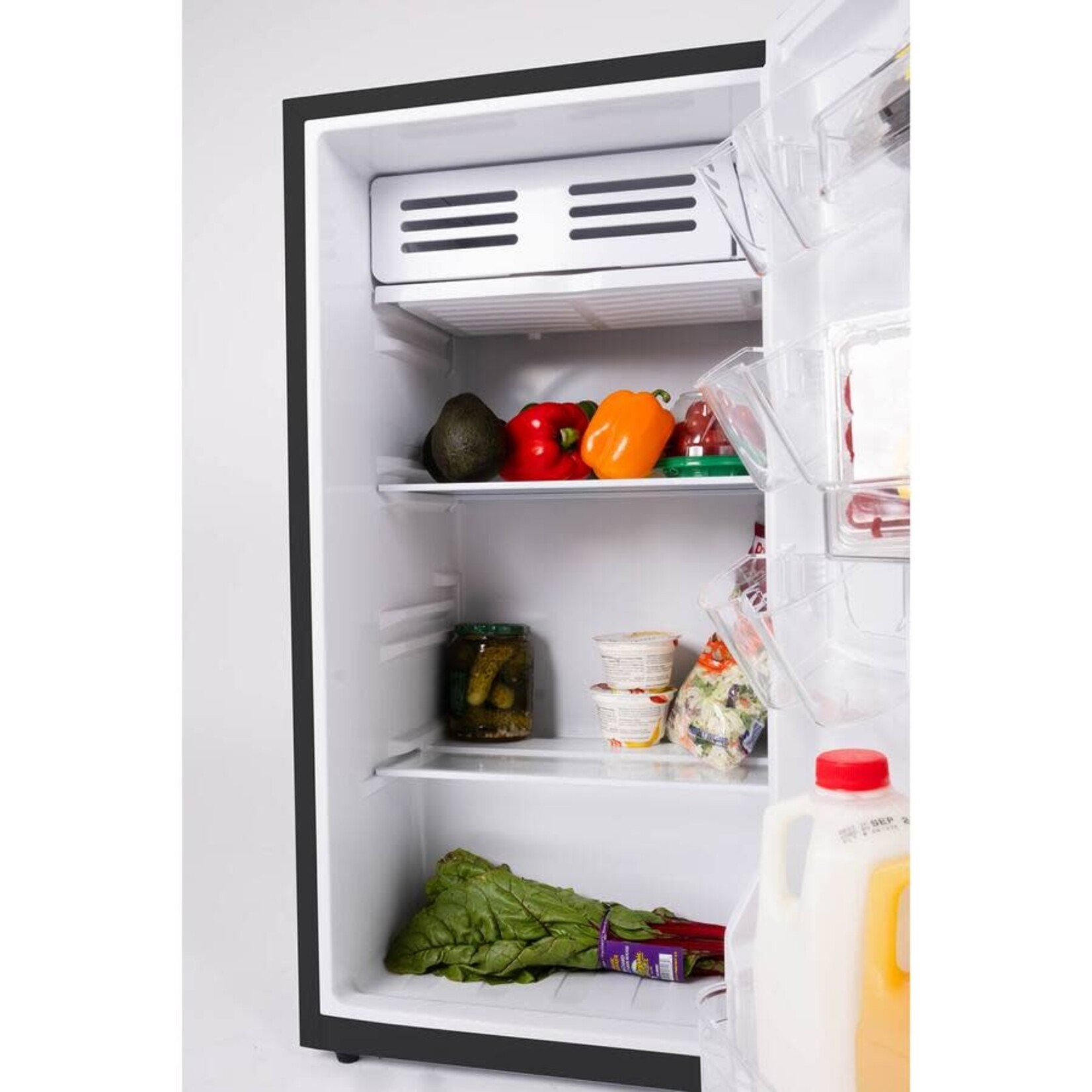 EFR397BLACK  Frigidaire - EFR397BLACK 3.2 Cu. Ft. Retro Compact Refrigerator with Side Bottle Opener - Black