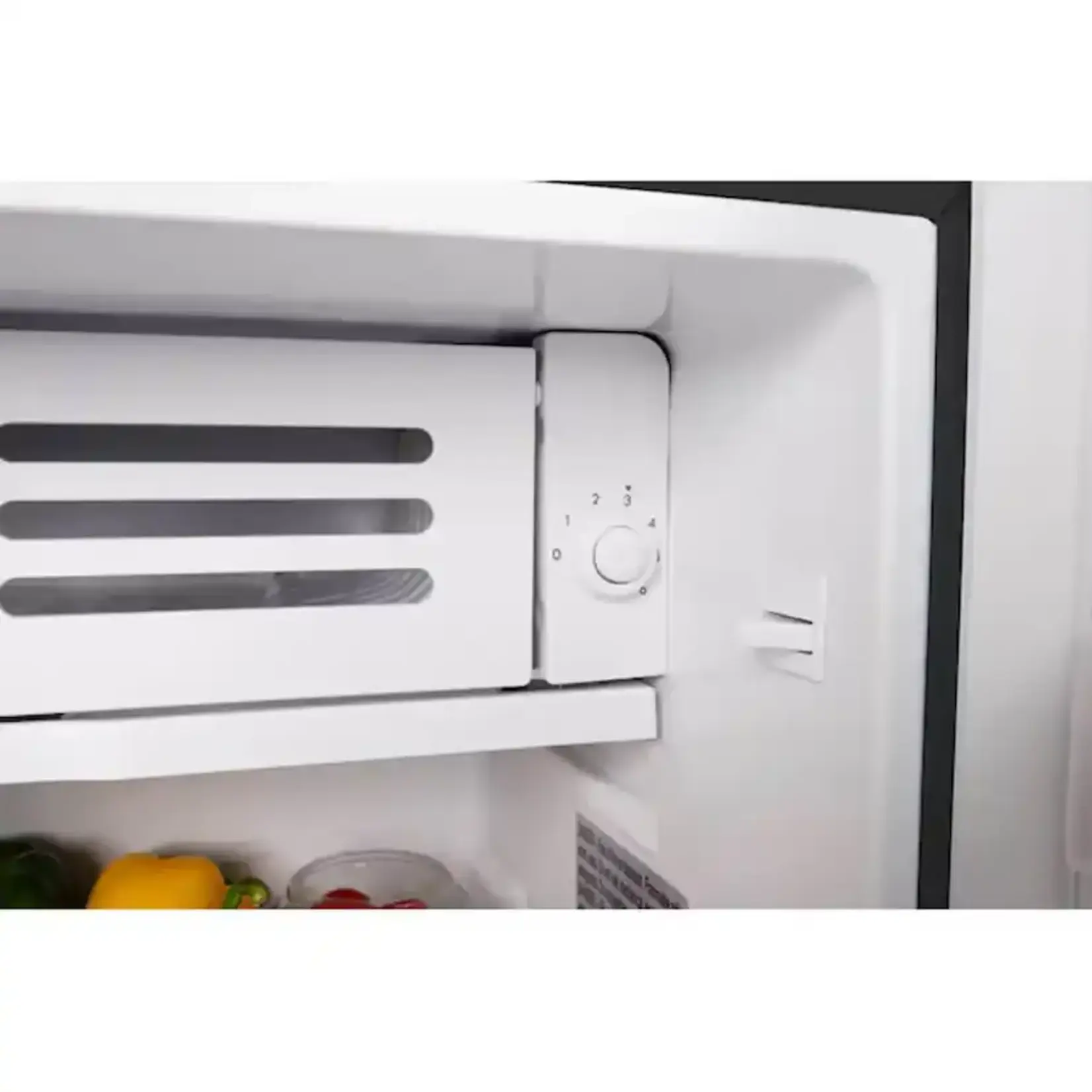 EFR397BLACK  Frigidaire - EFR397BLACK 3.2 Cu. Ft. Retro Compact Refrigerator with Side Bottle Opener - Black