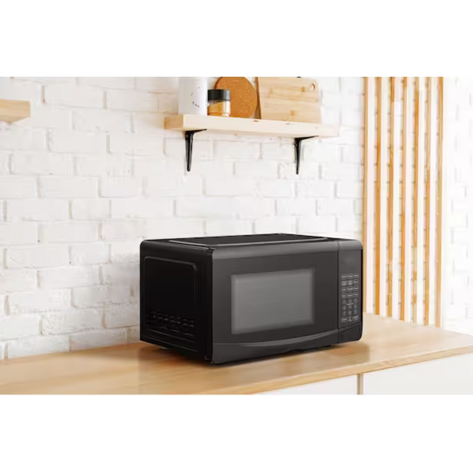 Continental Electric CE-CMC779US-TH Continental Electric [0.7 Cubic Feet Countertop Microwave in Black Glass Plate Included]
