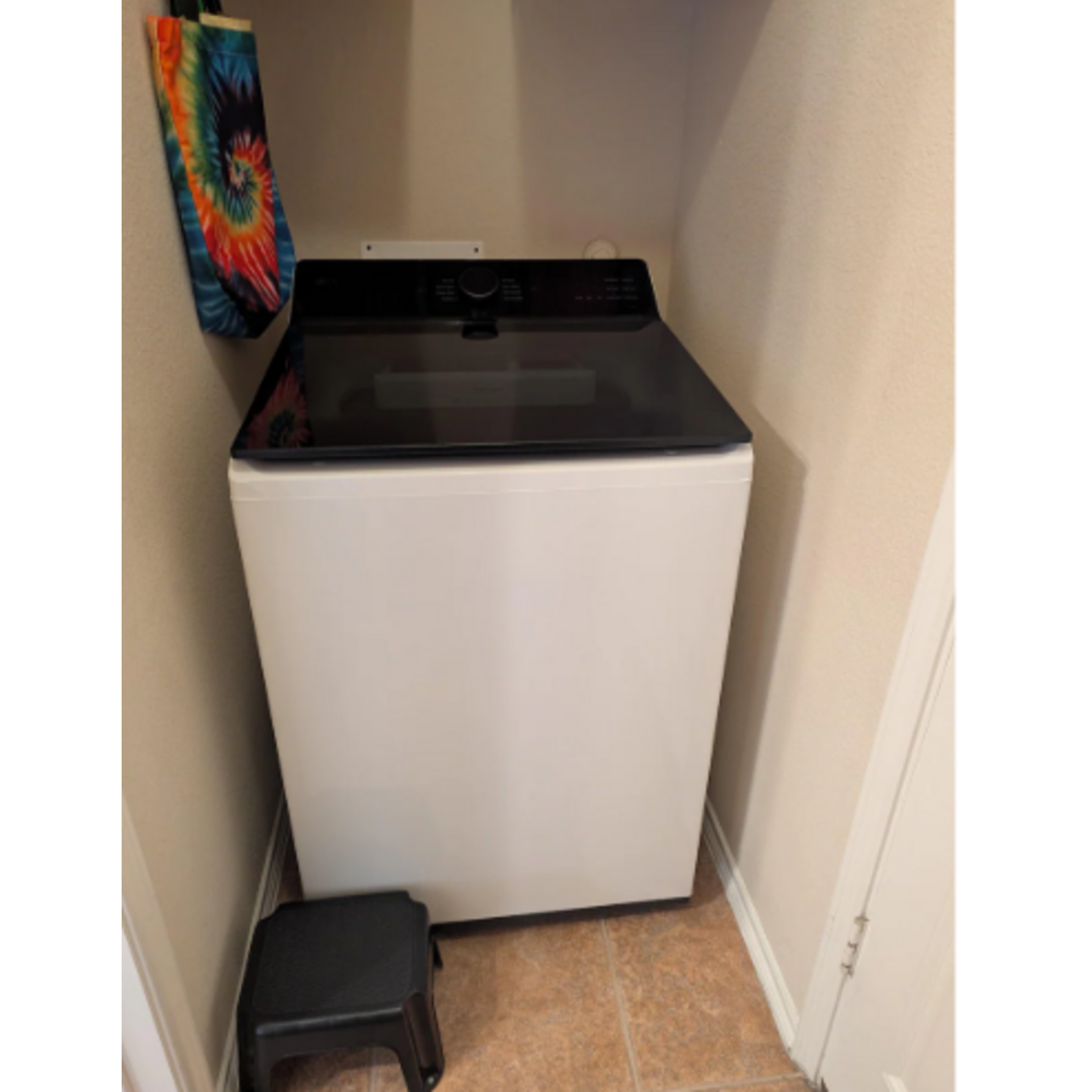 LG #WT8400CW - LG Alpine White 5.5 cu. ft. Mega Capacity Smart Top Load Washer with Impeller, EasyUnload™ & AI Sensing [ one year cps warranty]