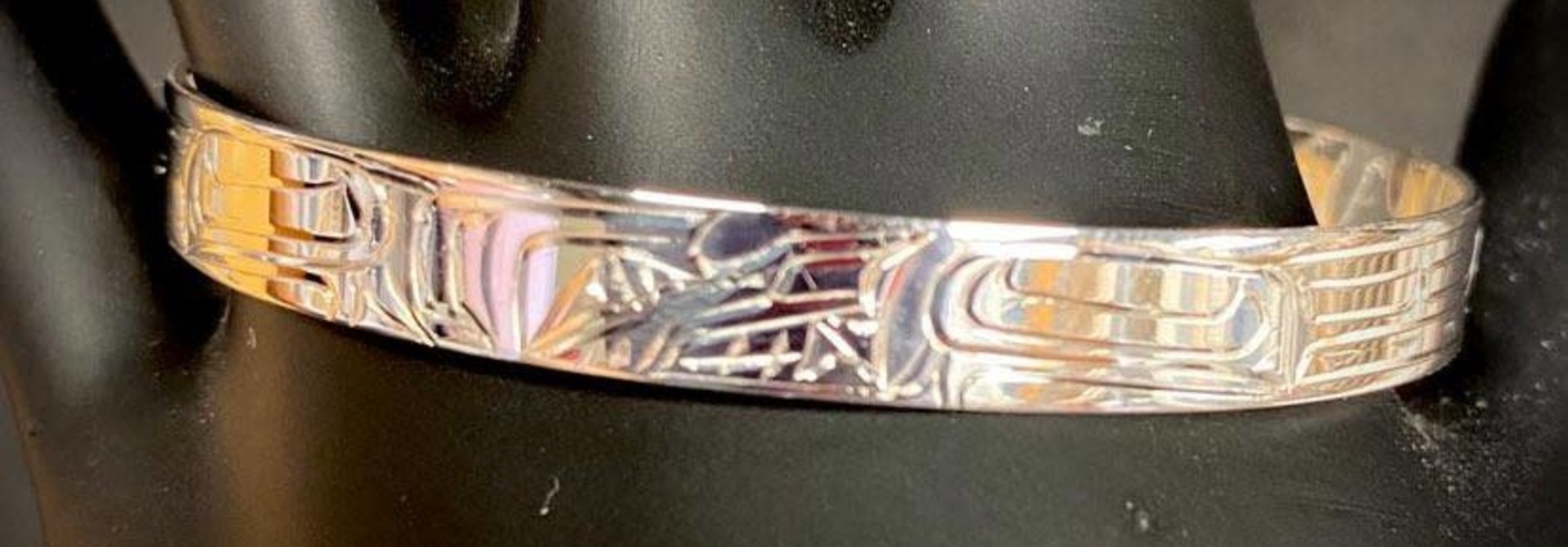 Silver Carved Bracelet 1/4" Wolf Bracelet