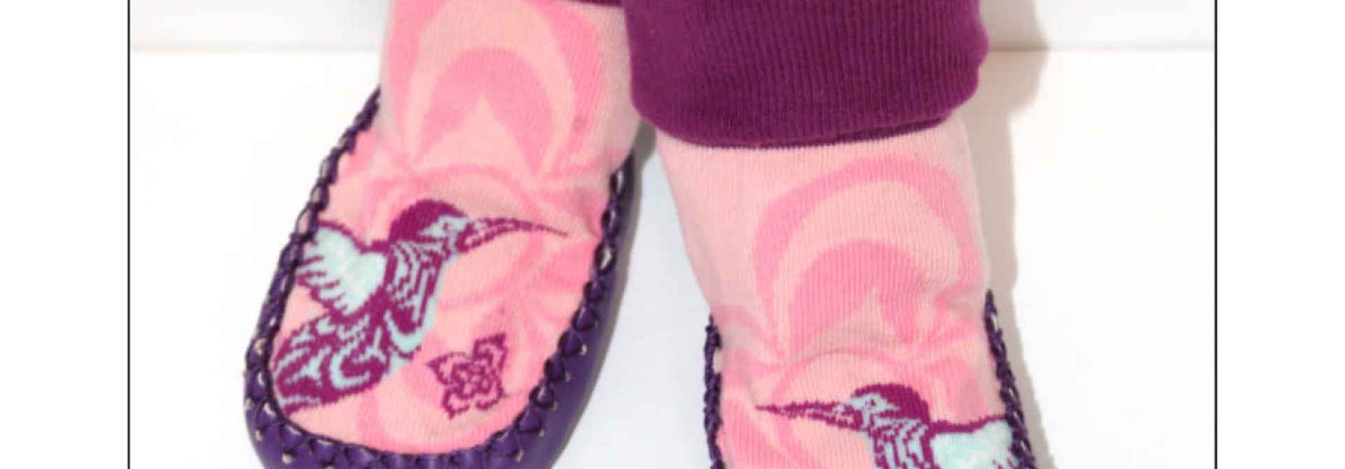 Baby Booties - Hummingbird by Simone Diamond