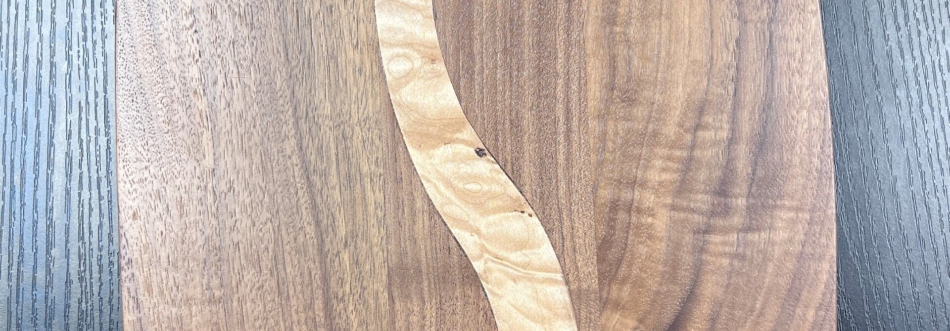 Handmade serving Board Oak and Maple by Maurice Lenglet