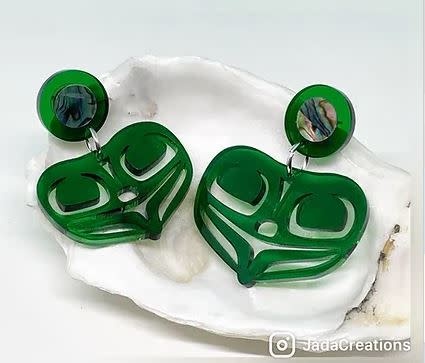 Hlgu hanaaw (frog) stud earrings by Jada-1