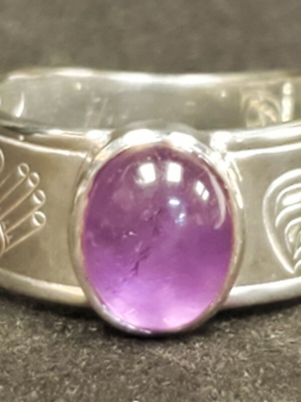 Silver Cast Medicine Wheel Gathering Ring - Silver w amethyst Stone S7.5