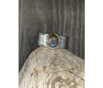 Silver Cast Medicine Wheel Gathering Ring - Silver w Smokey Quartz Stone S7.5