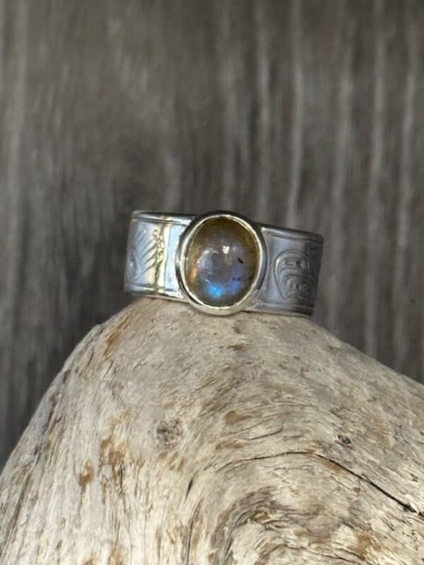 Silver Cast Medicine Wheel Gathering Ring - Silver w Smokey Quartz Stone S7.5