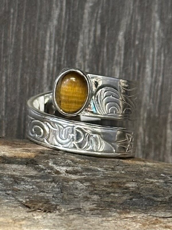 Silver Cast Medicine Wheel Gathering Ring - Silver w Tigers Eye Stone s7.5
