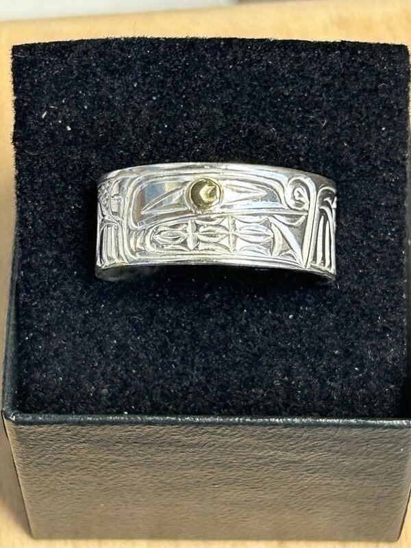 Hand Carved Silver Ring Solid Band with Gold eye s13.5 Bear by Richard Lang