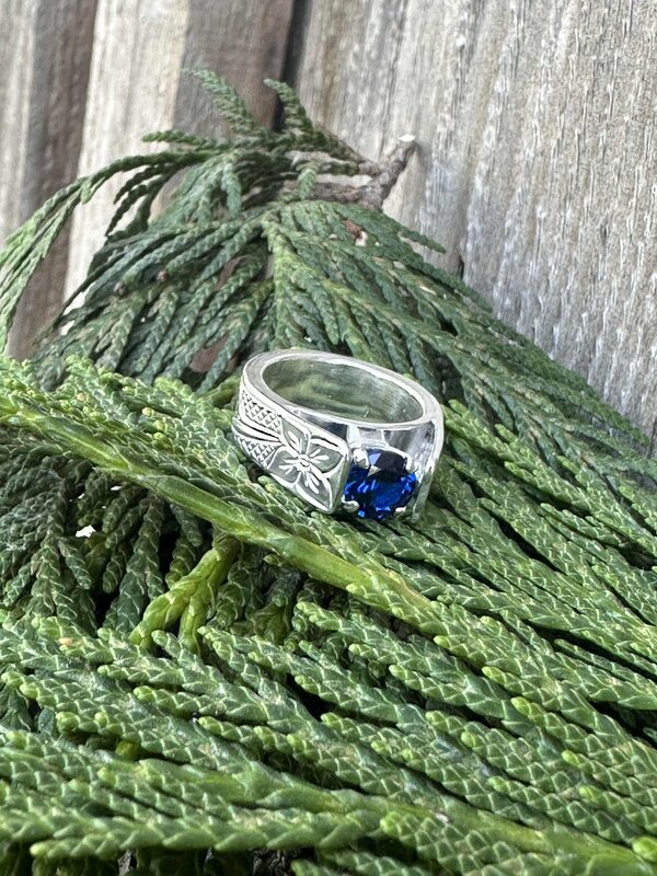 Carved silver Resurrection Style Ring by Richard Lang - Hummingbird size 6