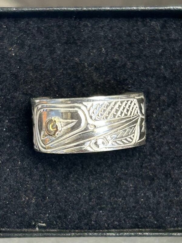 Silver Carved Ring by Richard Lang - Hummingbird size 10