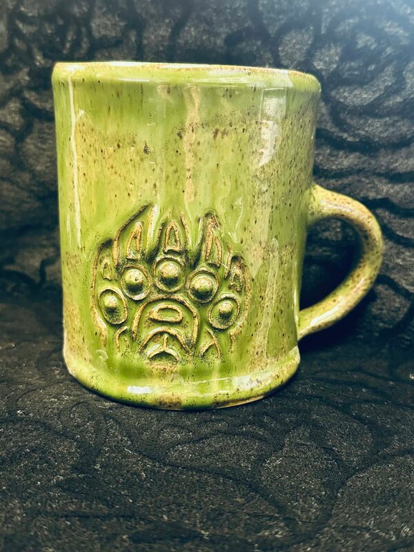 Pottery by Cynthia Robinson - 16 oz Mug w Bear Paw