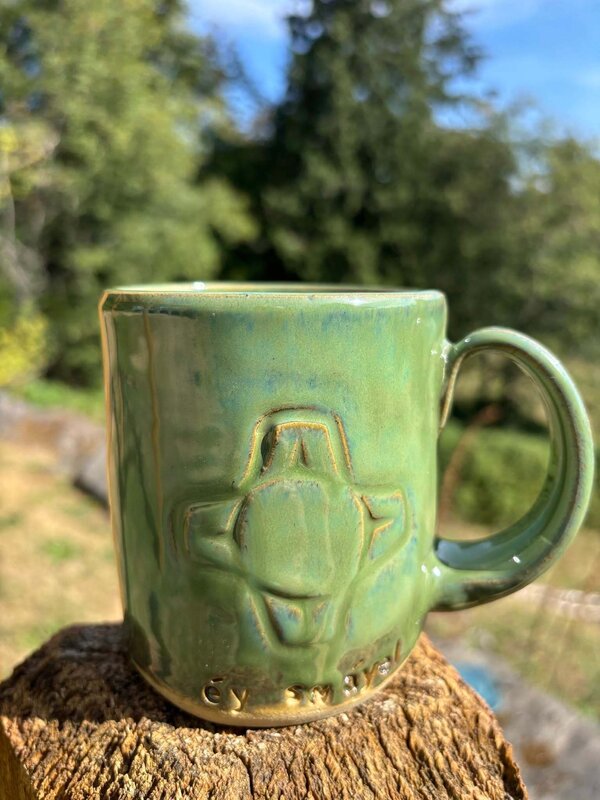 Pottery by Cynthia Robinson - 14 oz Mug with éy swáyel