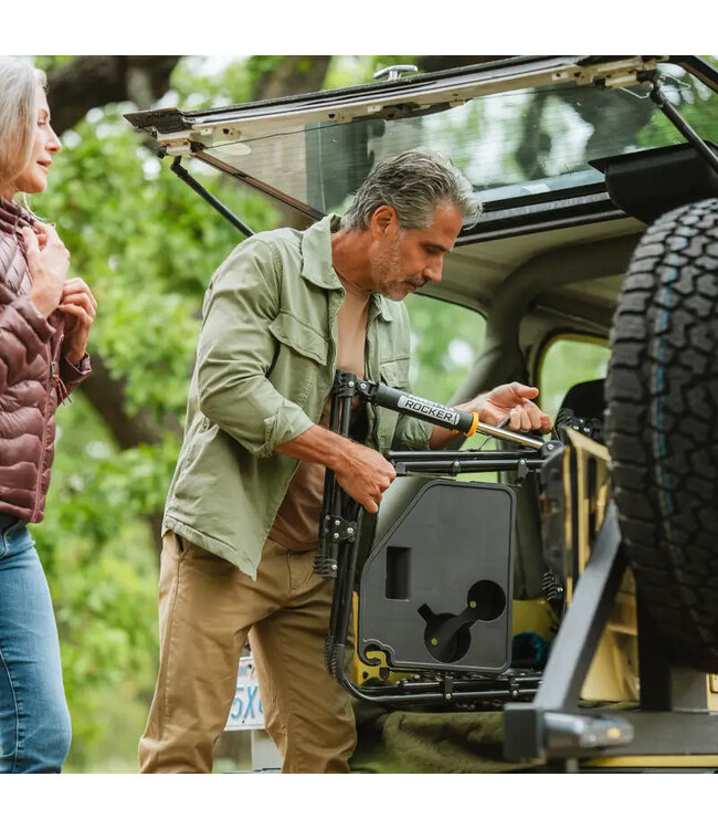 GCI Freestyle Rocker w/ Side Table