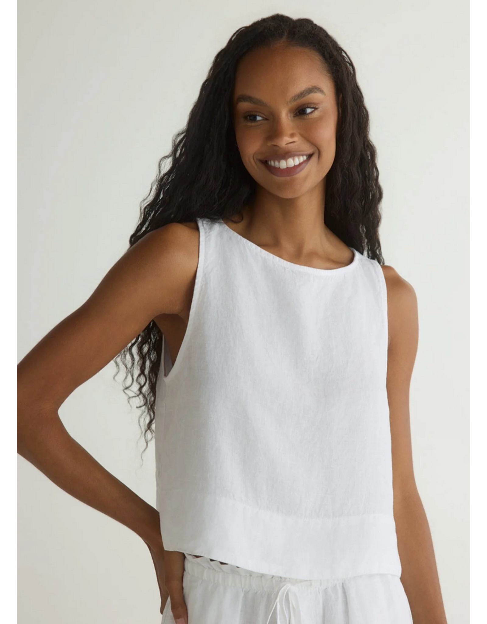 BELLA DAHL BELLA DAHL:: SLEEVELESS BOATNECK SPLIT BACK