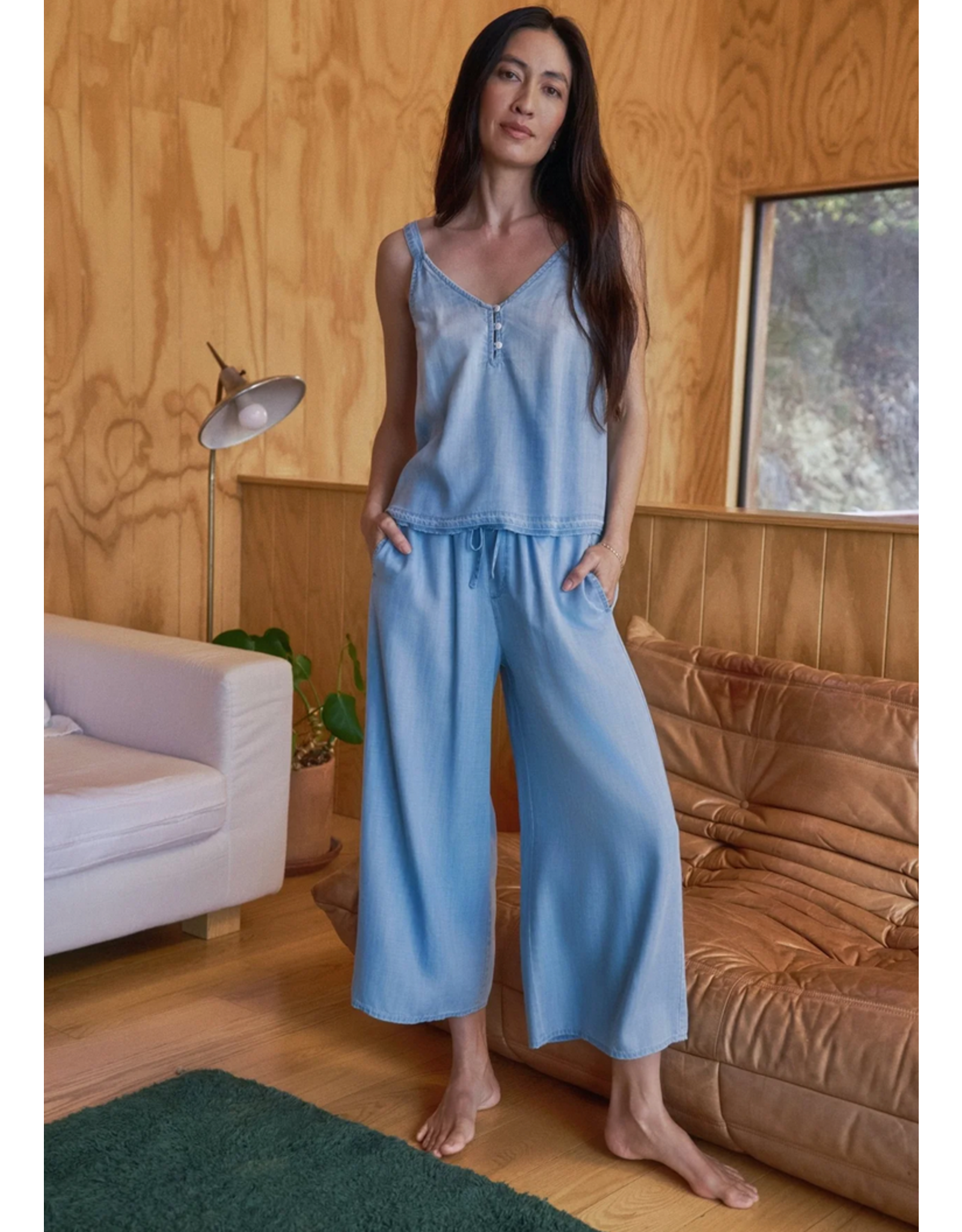 BELLA DAHL BELLA DAHL:: RUFFLE WAIST WIDE LEG CROP