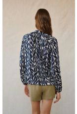 BELLA DAHL BELLA DAHL:: LONG SLEEVE SHIRRED RAGLAN SHIRT