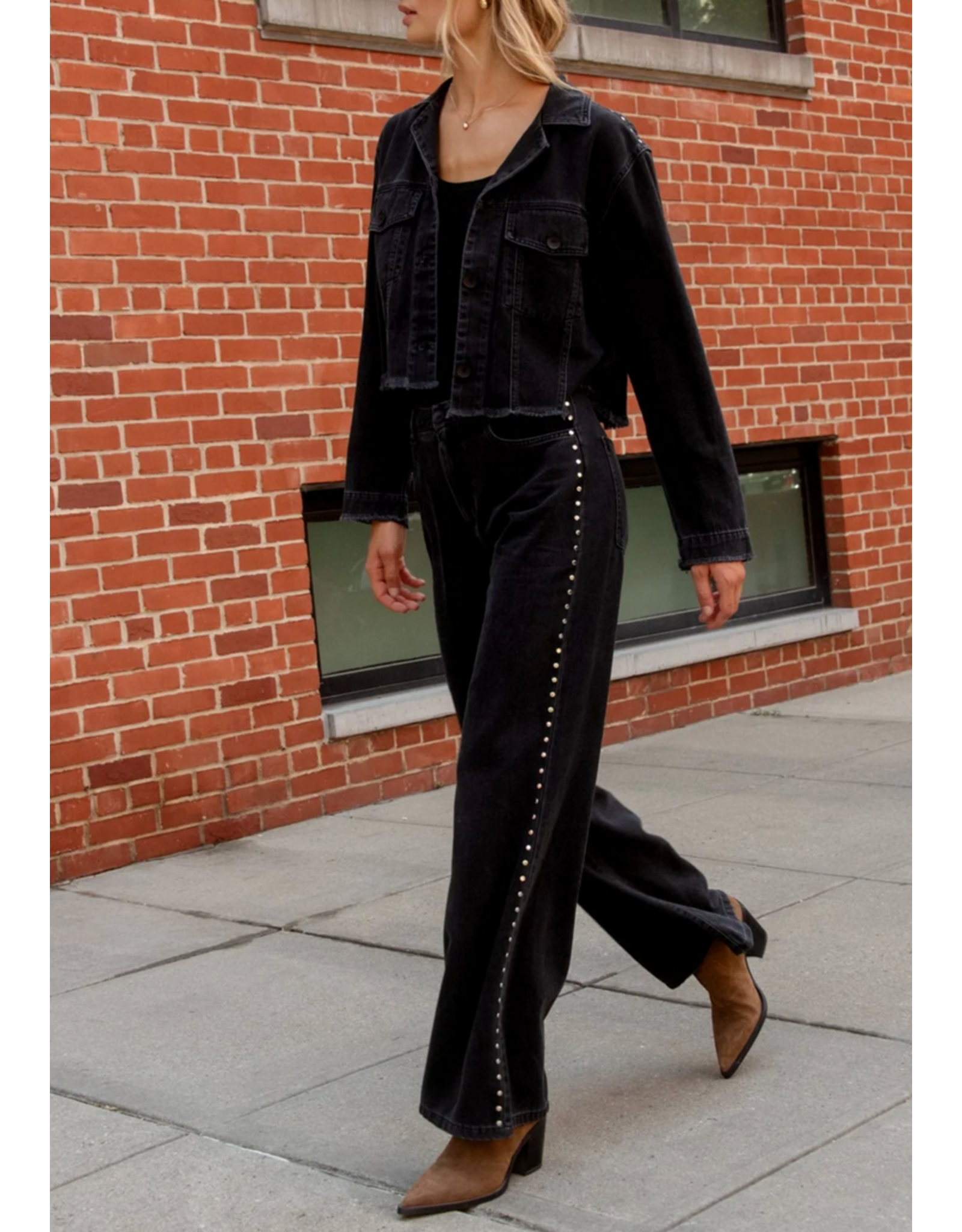 BELLA DAHL BELLA DAHL:: ANYA STUDDED VINTAGE JEAN