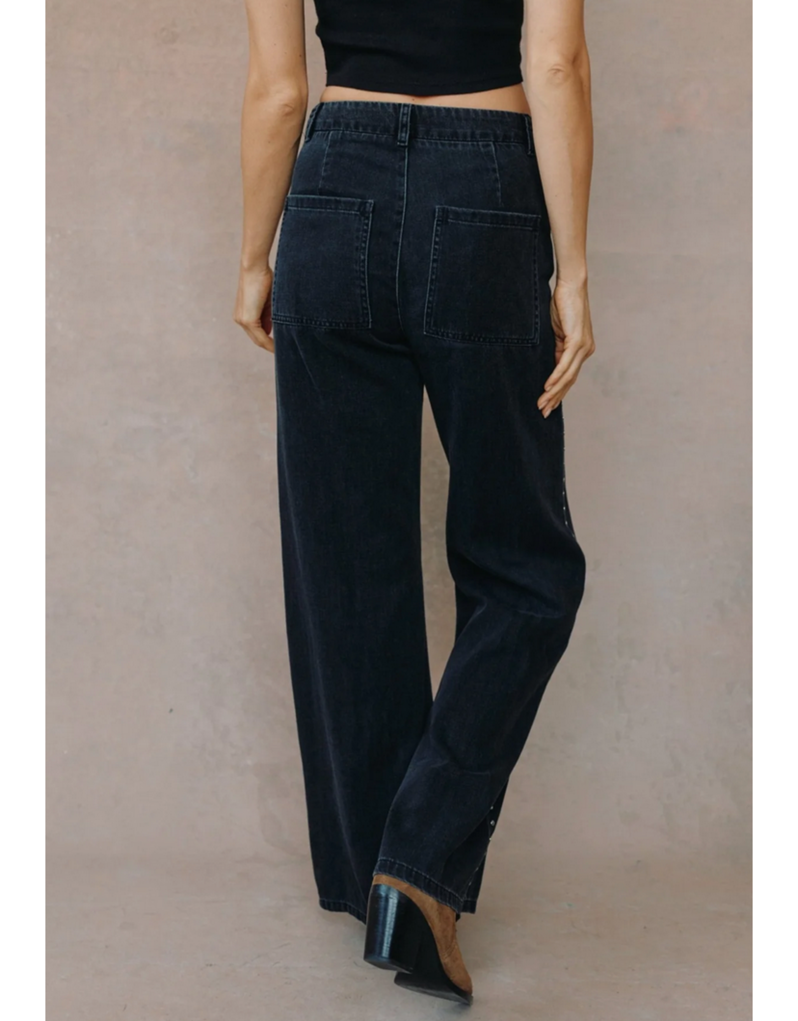 BELLA DAHL BELLA DAHL:: ANYA STUDDED VINTAGE JEAN