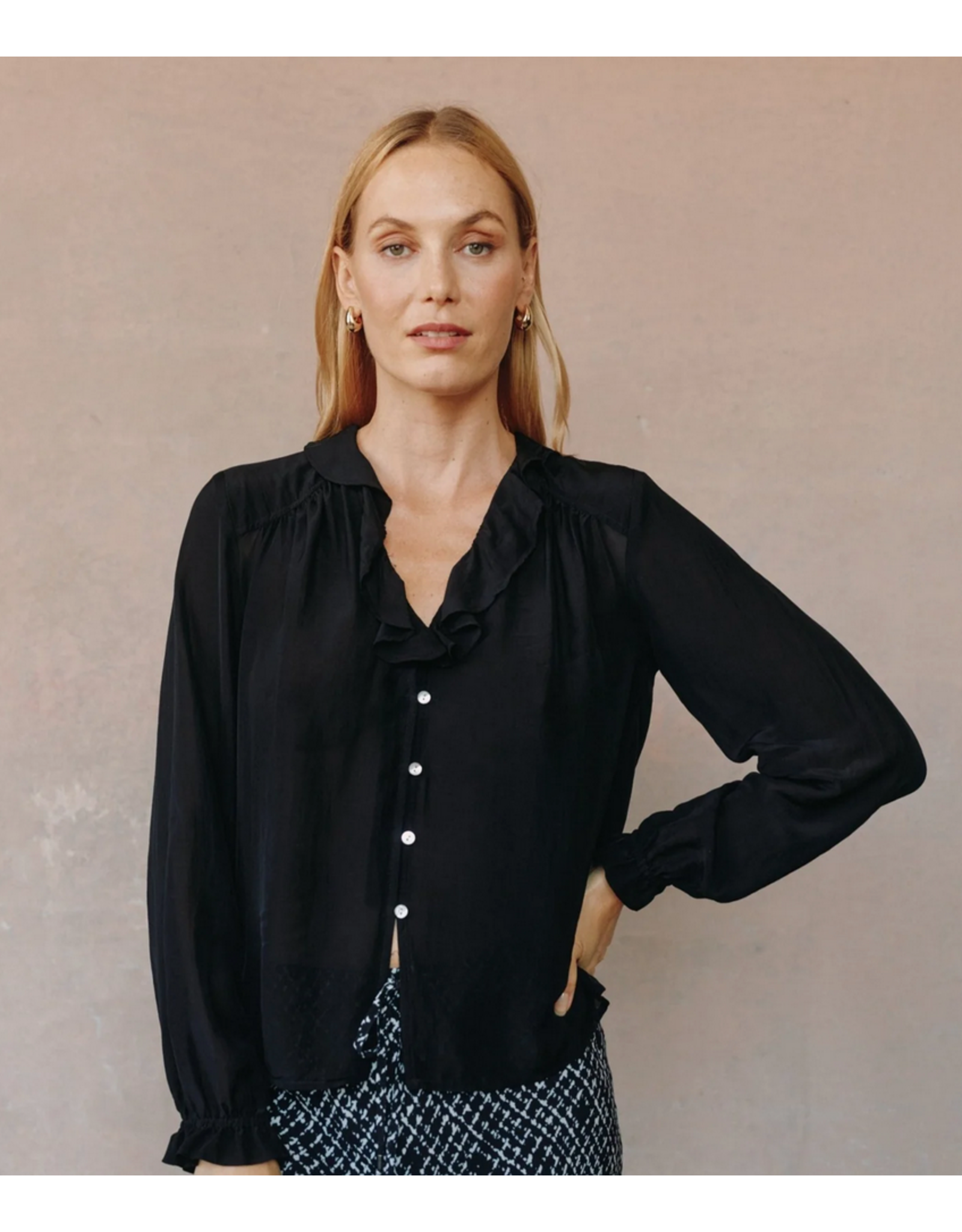 BELLA DAHL BELLA DAHL:: RAGLAN RUFFLE BLOUSE