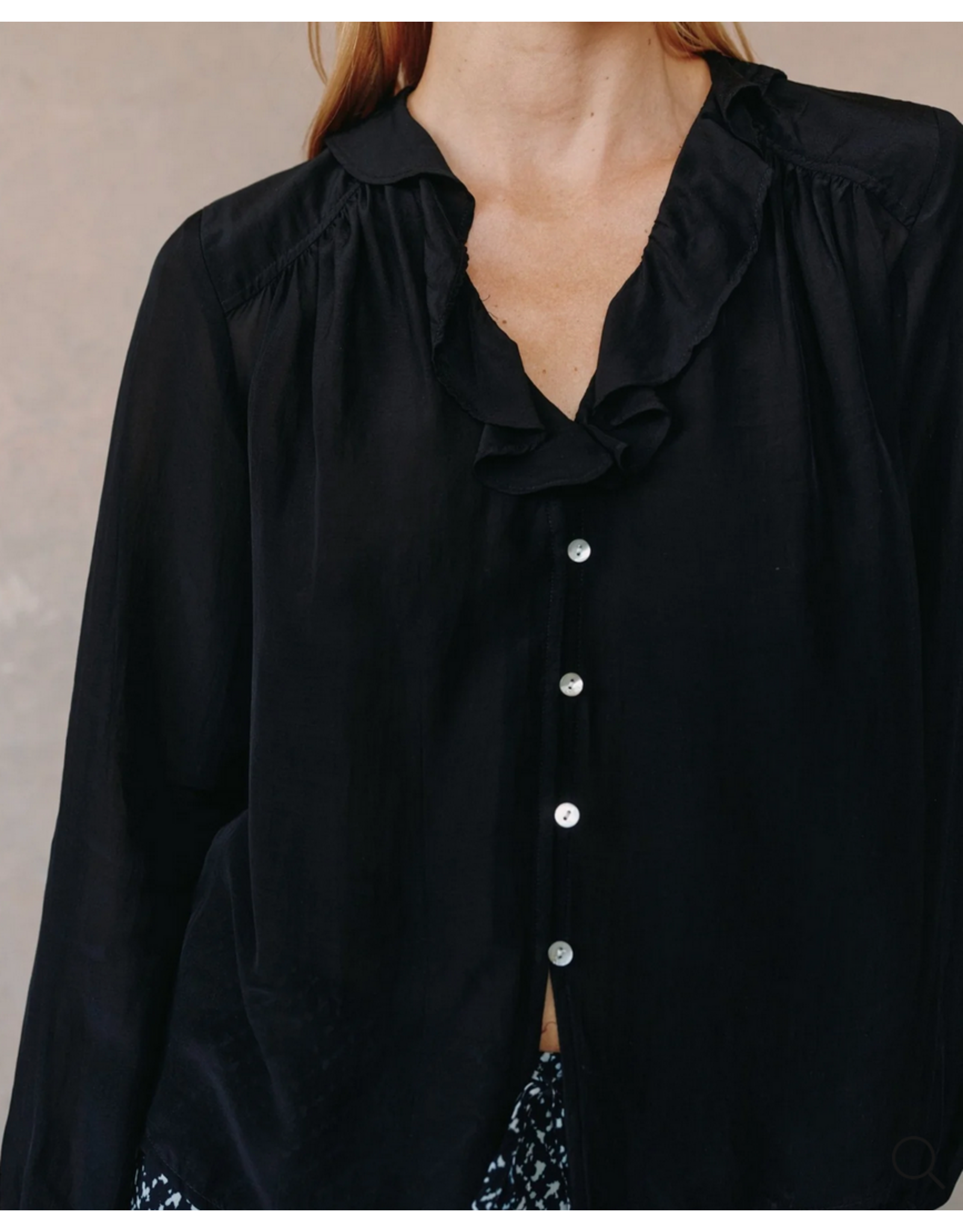 BELLA DAHL BELLA DAHL:: RAGLAN RUFFLE BLOUSE