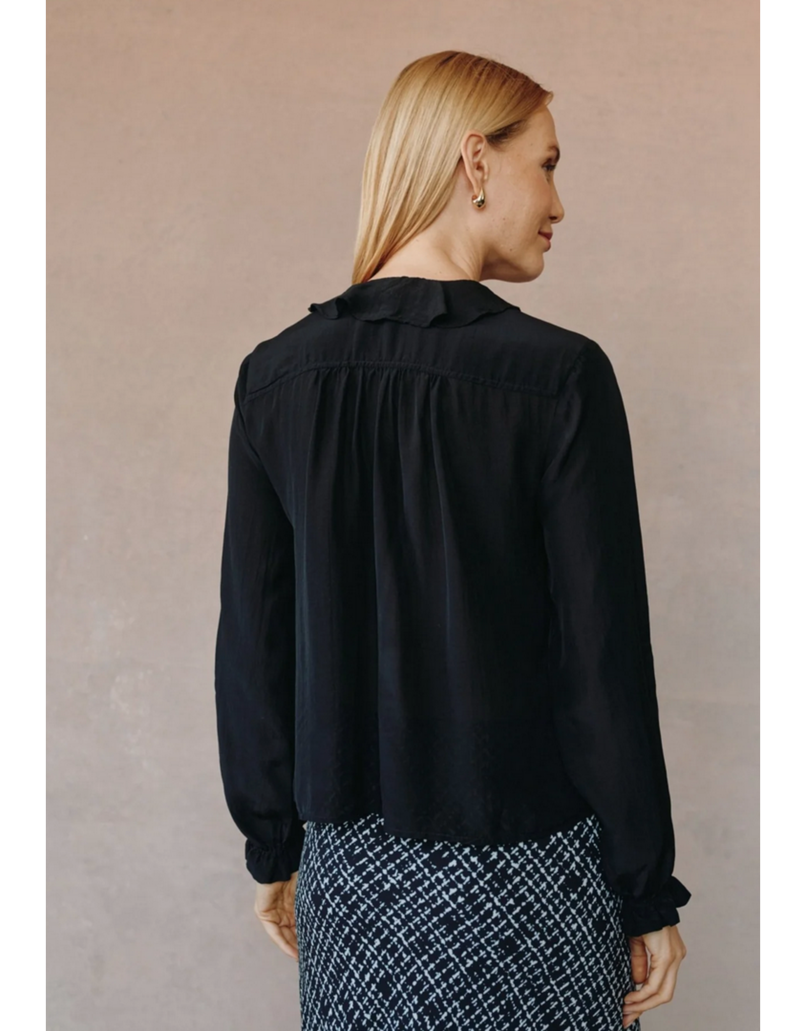 BELLA DAHL BELLA DAHL:: RAGLAN RUFFLE BLOUSE