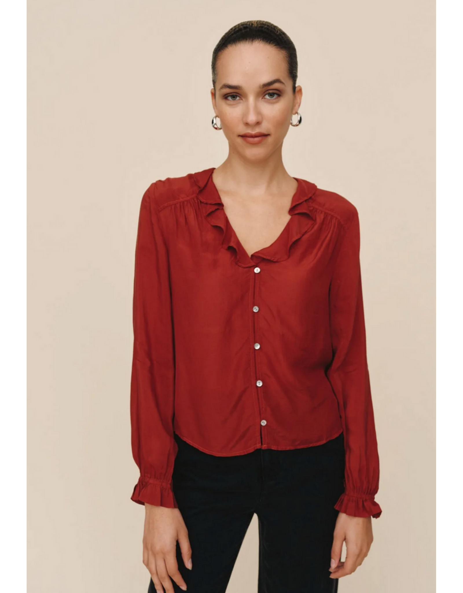BELLA DAHL BELLA DAHL:: RAGLAN RUFFLE BLOUSE