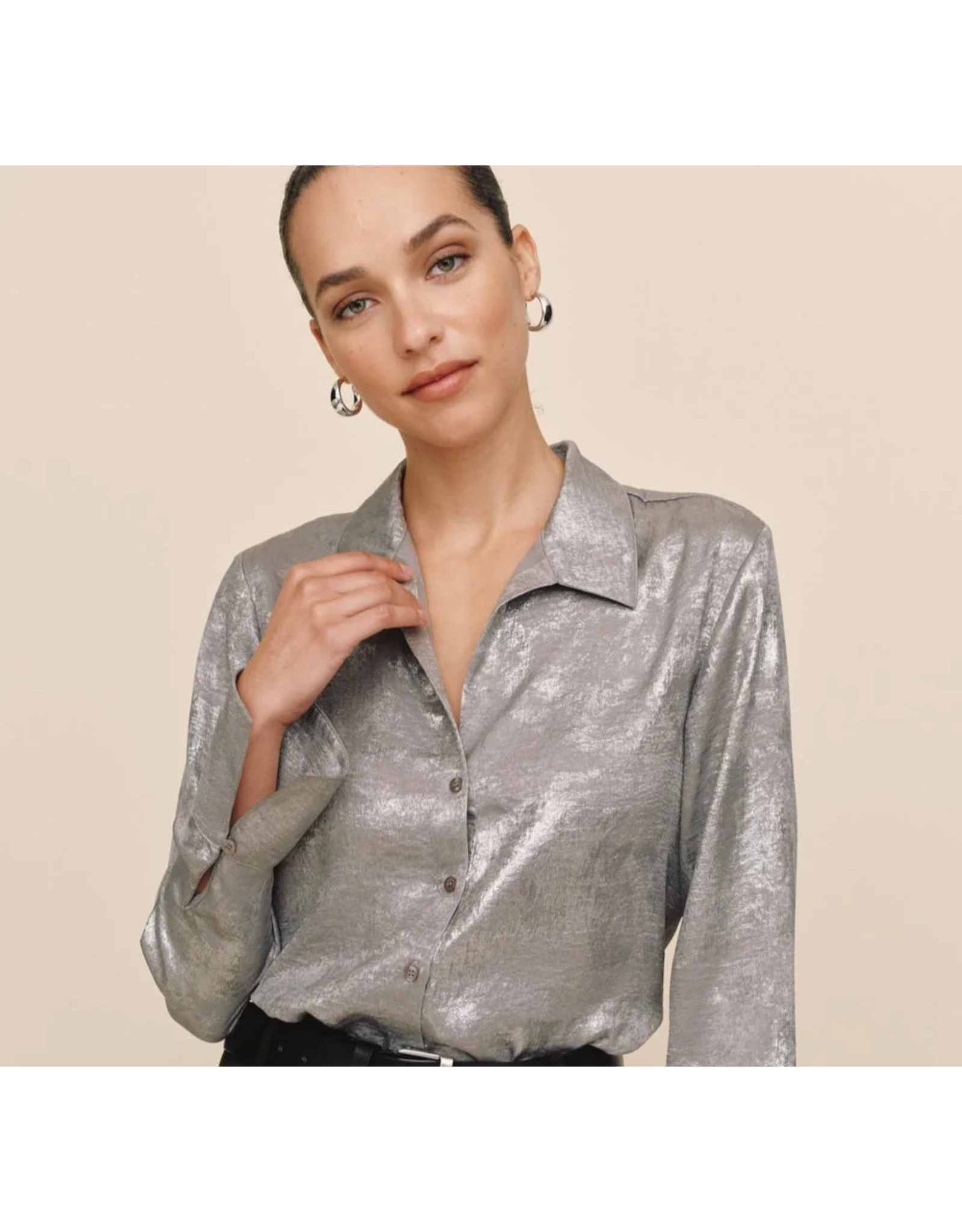 BELLA DAHL BELLA DAHL:: FLOWY WIDE COLLAR BUTTON DOWN
