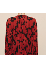 BELLA DAHL BELLA DAHL:: LONG SLEEVE PLEATED SMOCKED BUTTON DOWN