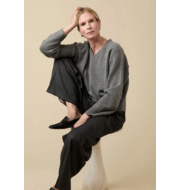 SOLDOUT NYC SOLDOUT NYC:: CASHMERE V-NECK