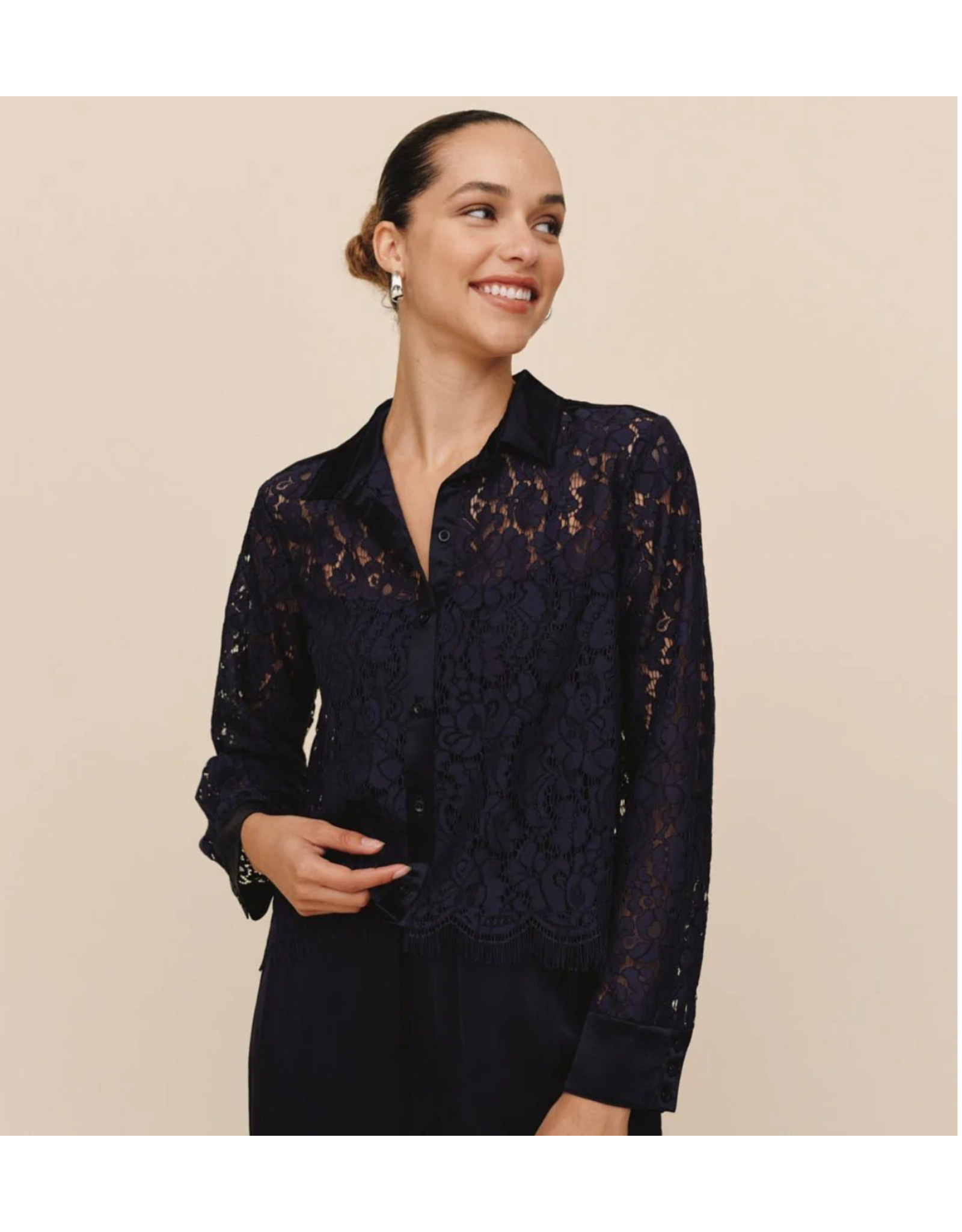 BELLA DAHL BELLA DAHL:: LACE CONTRAST BUTTON DOWN