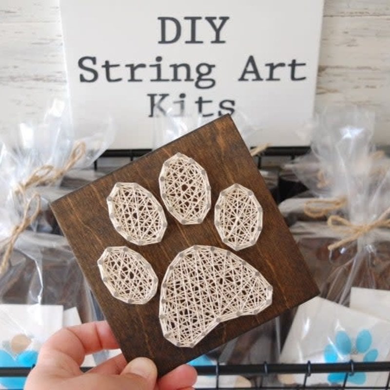 Strung on Nails DIY String Art Kit - Paw
