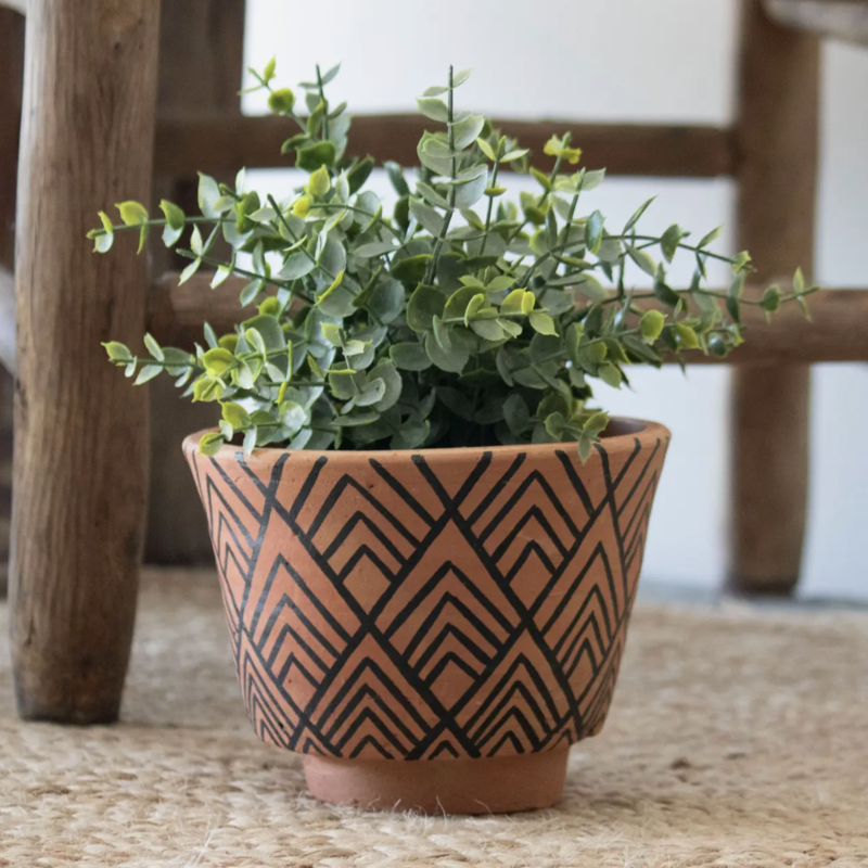 Foreside Home and Garden Footed Geo Terracotta Planter Large