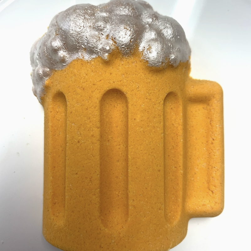 Poppy & Thyme Bath Bomb - Frothy Beer