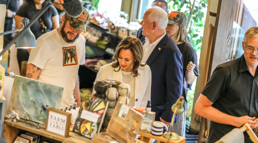 [PHOTOS] V.P. Kamala Harris, Gov. Tim Walz Visit The Local Store