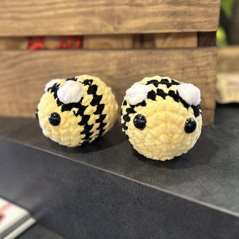 Chrissy's Creations Bumblebee - Mini