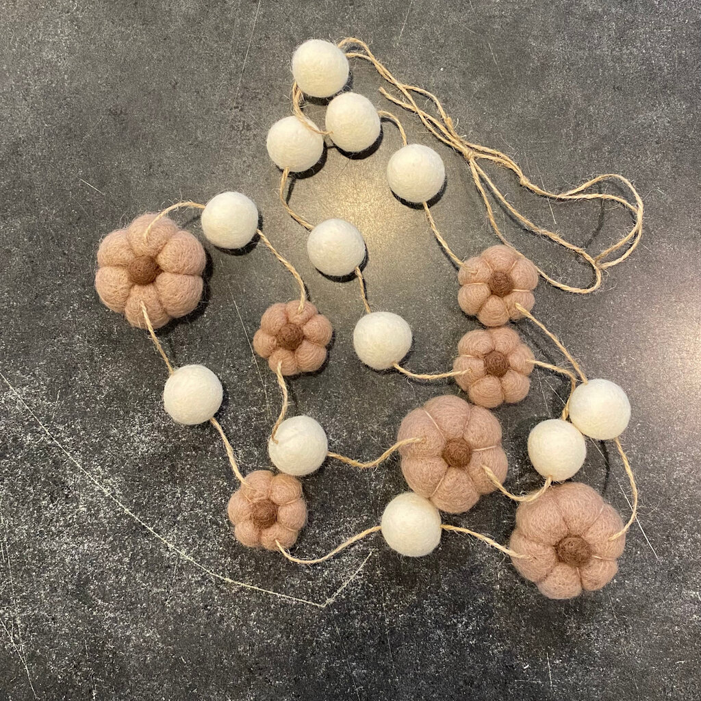 Periwinkle Jane + Co Pumpkin Felt Garland