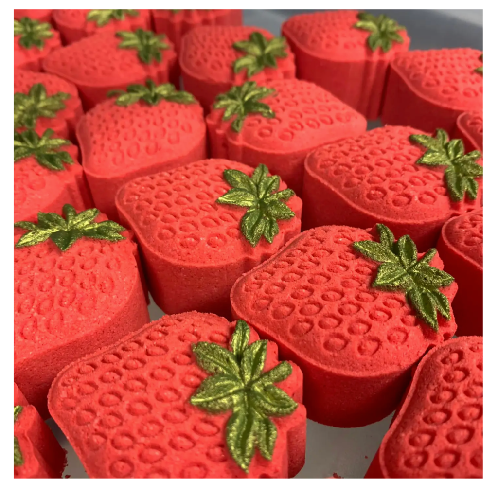 Poppy & Thyme Bath Bomb Mini: Strawberry